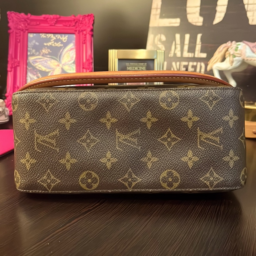 SOLD!!!!! Authentic Louis Vuitton Mini Loop Handbag - Picture 4 of 13